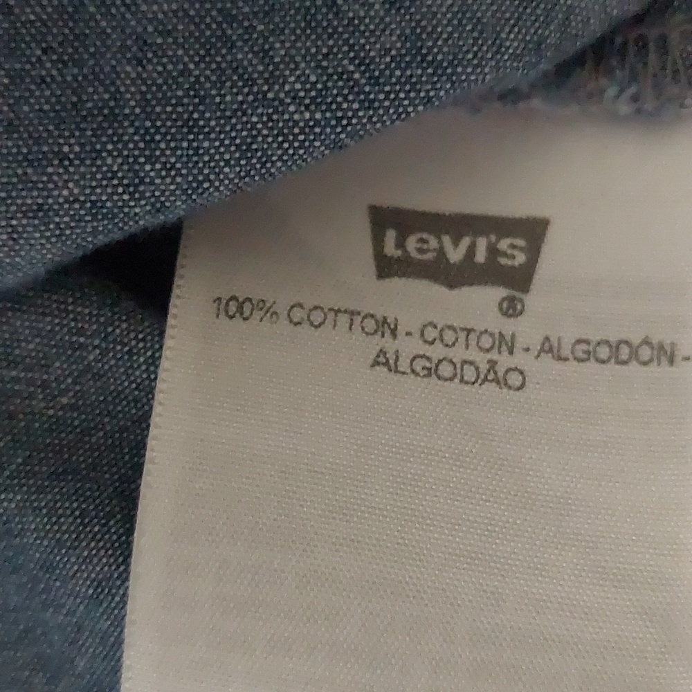 Levi's button down - Picture 5 of 7